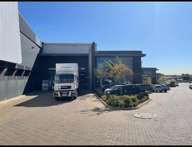 INDUSTRIAL PROPERTY TO RENT IN LOUWLARDIA